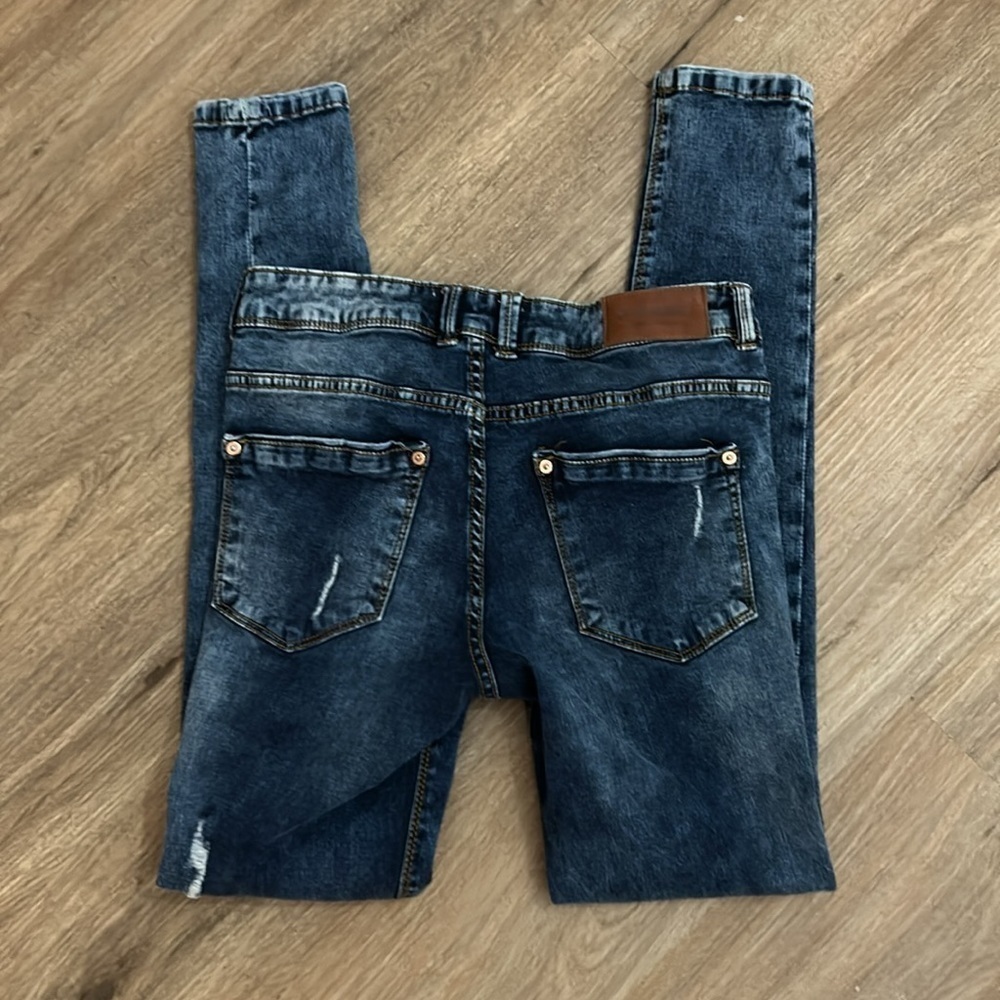 ALCOTT Distress Skinny Jeans - Picture 8 of 9